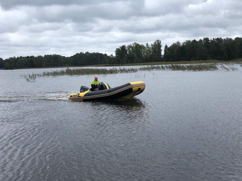 Адмирал RIB 470 с консолью